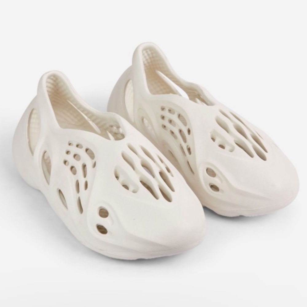 Foam Runners, Women's size 6, Bone color